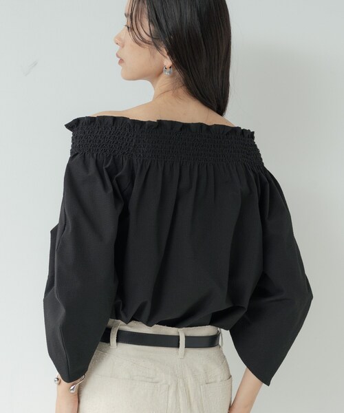GALLEST（ギャレスト）の「サッカーオフショルブラウス【再入荷／2WAY】（シャツ/ブラウス・レディース・ライトグリーン/ホワイト/レッド系1/ブラック/ブラウン系・38）」の17枚目の写真