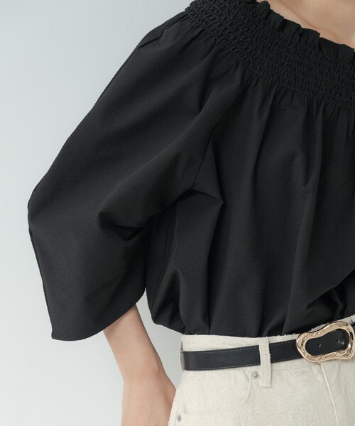 GALLEST（ギャレスト）の「サッカーオフショルブラウス【再入荷／2WAY】（シャツ/ブラウス・レディース・ライトグリーン/ホワイト/レッド系1/ブラック/ブラウン系・38）」の20枚目の写真