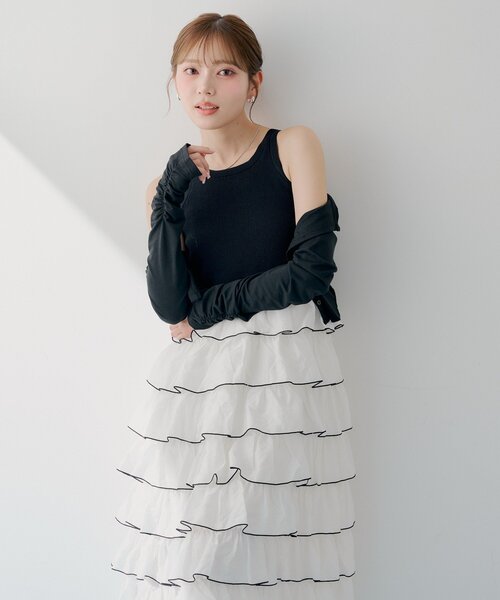 Chico（チコ）の「【SALON by Chico】アメスリフリルティアードドッキングワンピース（ワンピース・レディース・ブラウン系その他/ブラック/アイボリー・FREE）」の5枚目の写真