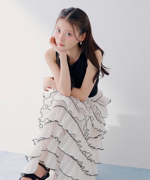 Chico（チコ）の「【SALON by Chico】アメスリフリルティアードドッキングワンピース（ワンピース・レディース・ブラウン系その他/ブラック/アイボリー・FREE）」の6枚目の写真