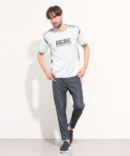 HIDEAWAYS NICOLE(ハイダウェイニコル)の「ハケメ×ロゴ柄半袖Tシャツ(Tシャツ/カットソー・メンズ・ブラック/ホワイト×ネイビー/ネイビー/ホワイト・MEDIUM/LARGE/X-LARGE)」の5枚目の写真