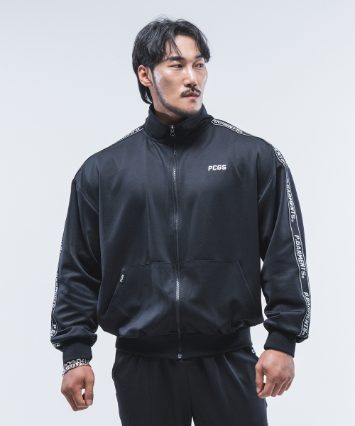 PHYSICAL GARMENTS（フィジカルガーメンツ）の「P2453 レタリングラインジャージハーフジップ [ブラック]（ナイロンジャケット・メンズ・その他・MEDIUM/LARGE/X-LARGE/XX-LARGE）」の3枚目の写真