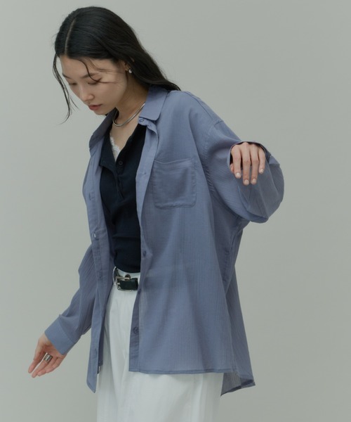 Plumel(プルメル)の「Easy Care Basic Light Shirt / 【防シワ】イージーケアベーシックライトシャツ(シャツ/ブラウス・レディース・ブラック/オフホワイト/グレイッシュブルー・MEDIUM)」の13枚目の写真