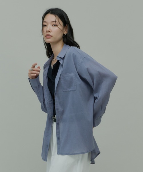 Plumel(プルメル)の「Easy Care Basic Light Shirt / 【防シワ】イージーケアベーシックライトシャツ(シャツ/ブラウス・レディース・ブラック/オフホワイト/グレイッシュブルー・MEDIUM)」の14枚目の写真
