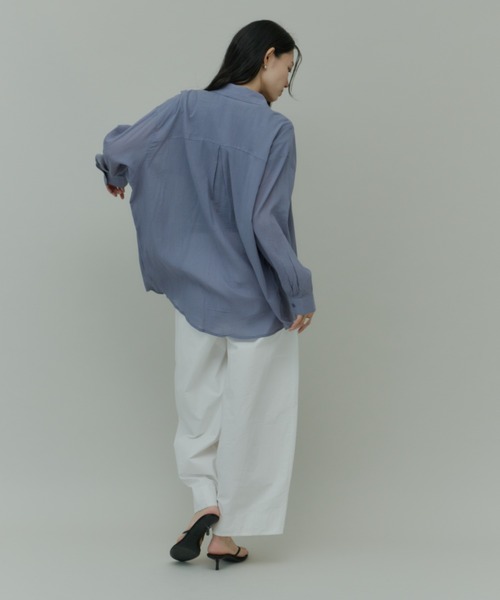Plumel(プルメル)の「Easy Care Basic Light Shirt / 【防シワ】イージーケアベーシックライトシャツ(シャツ/ブラウス・レディース・ブラック/オフホワイト/グレイッシュブルー・MEDIUM)」の20枚目の写真