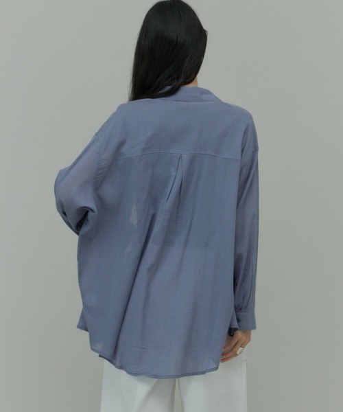 Plumel(プルメル)の「Easy Care Basic Light Shirt / 【防シワ】イージーケアベーシックライトシャツ(シャツ/ブラウス・レディース・ブラック/オフホワイト/グレイッシュブルー・MEDIUM)」の16枚目の写真
