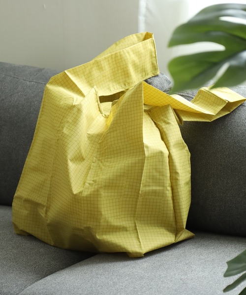 392 plusm(サンキューニプリュスエム)の「392PLUSM ECO BAG_BIG チェック エコバッグ(エコバッグ/サブバッグ・メンズ・オフホワイト/グリーン/イエロー/ベージュ・ONE)」の4枚目の写真