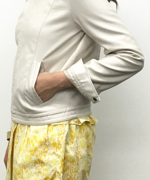 N.(N. Natural Beauty Basic)(エヌエヌナチュラルビューティーベーシック)の「フェイクレザーブルゾン(ブルゾン・レディース・ブラック/ベージュ/ホワイト・SMALL/MEDIUM)」の6枚目の写真