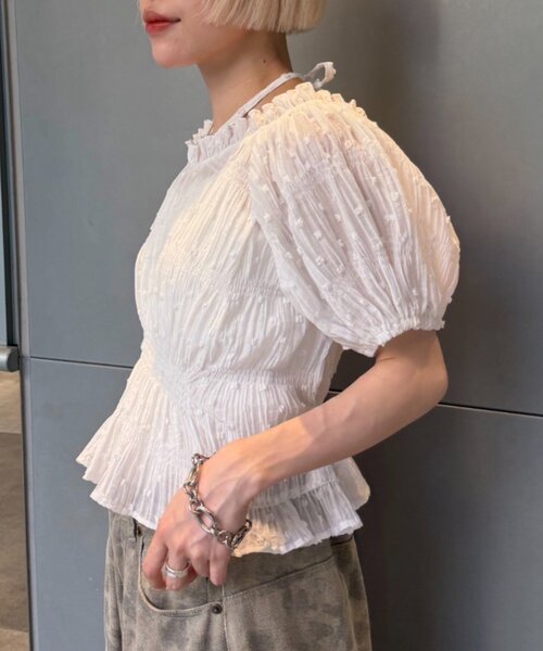 w closet(ダブルクローゼット)の「ドビードットホルターブラウス 夏服(シャツ/ブラウス・レディース・ブラック/オフホワイト/イエロー/ブルー・FREE)」の5枚目の写真