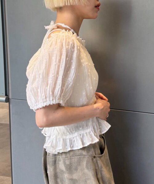 w closet(ダブルクローゼット)の「ドビードットホルターブラウス 夏服(シャツ/ブラウス・レディース・ブラック/オフホワイト/イエロー/ブルー・FREE)」の8枚目の写真