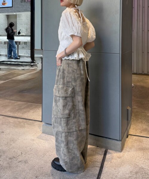 w closet(ダブルクローゼット)の「ドビードットホルターブラウス 夏服(シャツ/ブラウス・レディース・ブラック/オフホワイト/イエロー/ブルー・FREE)」の11枚目の写真
