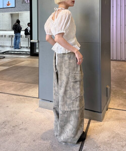 w closet(ダブルクローゼット)の「ドビードットホルターブラウス 夏服(シャツ/ブラウス・レディース・ブラック/オフホワイト/イエロー/ブルー・FREE)」の13枚目の写真