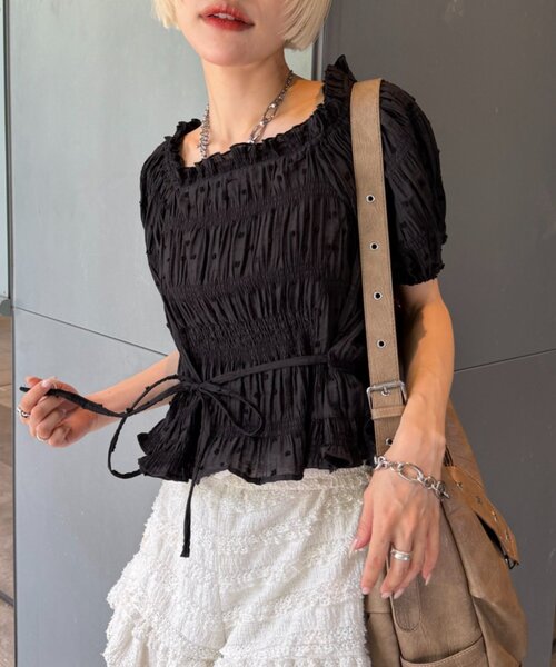 w closet(ダブルクローゼット)の「ドビードットホルターブラウス 夏服(シャツ/ブラウス・レディース・ブラック/オフホワイト/イエロー/ブルー・FREE)」の15枚目の写真