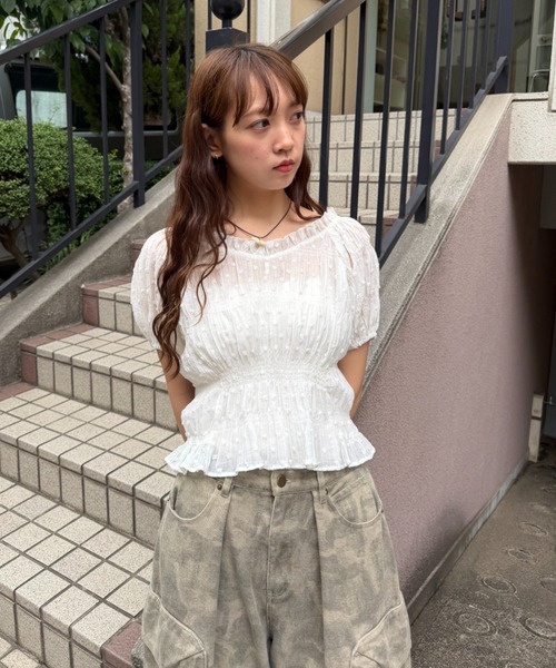 w closet(ダブルクローゼット)の「ドビードットホルターブラウス 夏服(シャツ/ブラウス・レディース・ブラック/オフホワイト/イエロー/ブルー・FREE)」の2枚目の写真