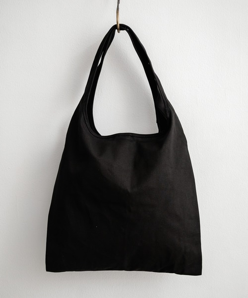 THE NORTH FACE(ザノースフェイス)の「THE NORTH FACE TRIG BAG ワンポイントロゴショルダートートバッグ A4収納可能(トートバッグ・メンズ・クリーム/ブラック・FREE)」の16枚目の写真