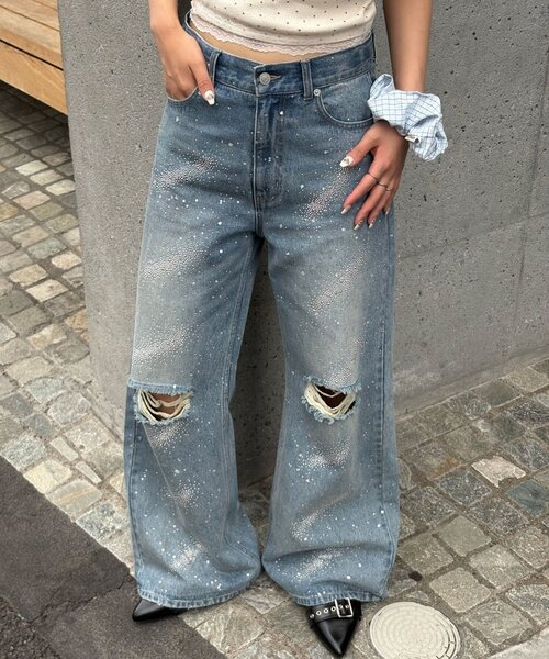 CIAOPANIC(チャオパニック)の「ダメージラインストーンワイドストレートデニム(デニムパンツ・レディース・ブラック/ブルー/ブラウン・MEDIUM/SMALL/X-SMALL)」の1枚目の写真