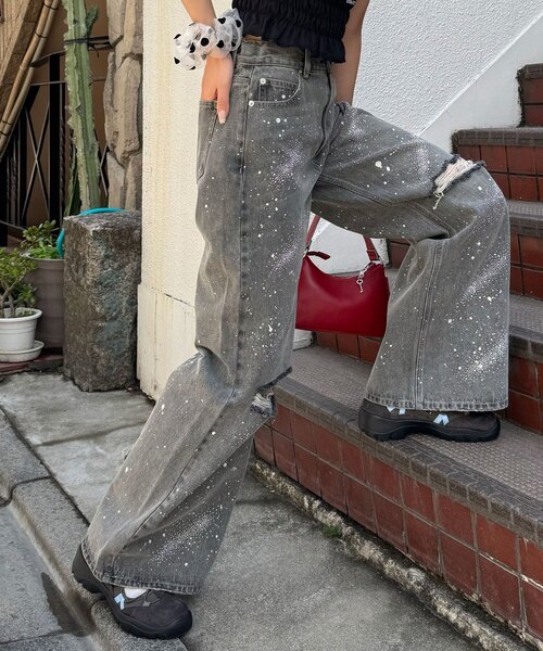 CIAOPANIC(チャオパニック)の「ダメージラインストーンワイドストレートデニム(デニムパンツ・レディース・ブラック/ブルー/ブラウン・MEDIUM/SMALL/X-SMALL)」の6枚目の写真