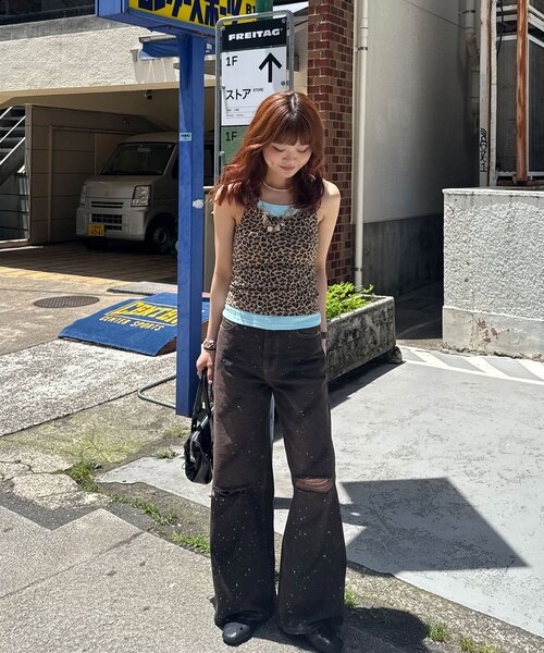 CIAOPANIC(チャオパニック)の「ダメージラインストーンワイドストレートデニム(デニムパンツ・レディース・ブラック/ブルー/ブラウン・MEDIUM/SMALL/X-SMALL)」の17枚目の写真