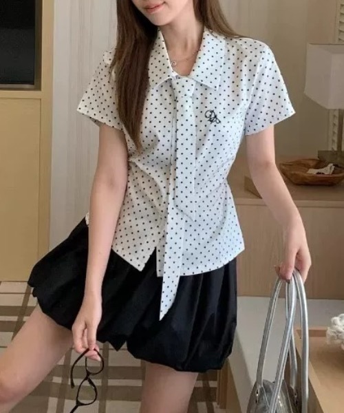 Alvia（アルビア）の「韓国風 ドット柄バックリボン半袖ブラウス（シャツ/ブラウス・レディース・ホワイト・M）」の7枚目の写真