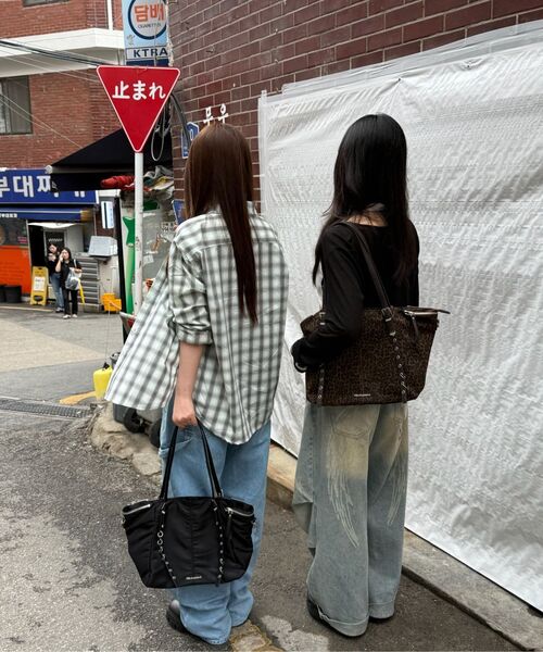 FILLINTHEBLANK(フィルインザブランク)の「Trucker Bag (nylon)(black)(ショルダーバッグ・レディース・その他・FREE)」の2枚目の写真