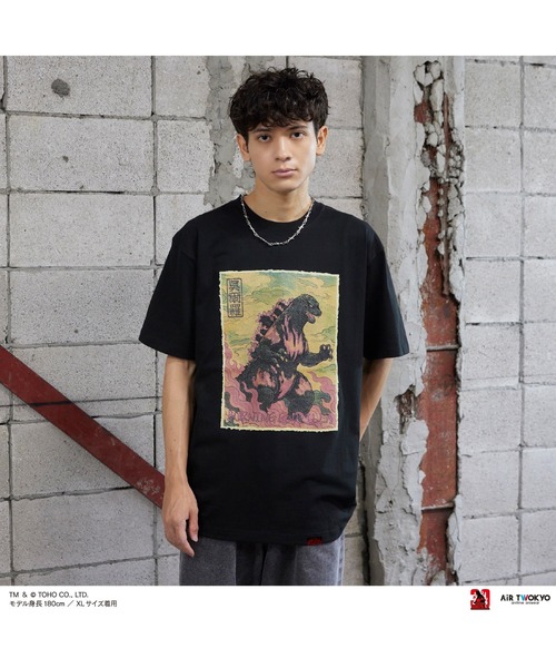 AIR TWOKYO(エアトゥーキョー)の「『ゴジラVSデストロイア』30周年 シーンイラストTシャツ 1(呉爾羅)(Tシャツ/カットソー・メンズ・ホワイト/ブラック・LARGE/X-LARGE/MEDIUM/SMALL/XX-LARGE)」の2枚目の写真