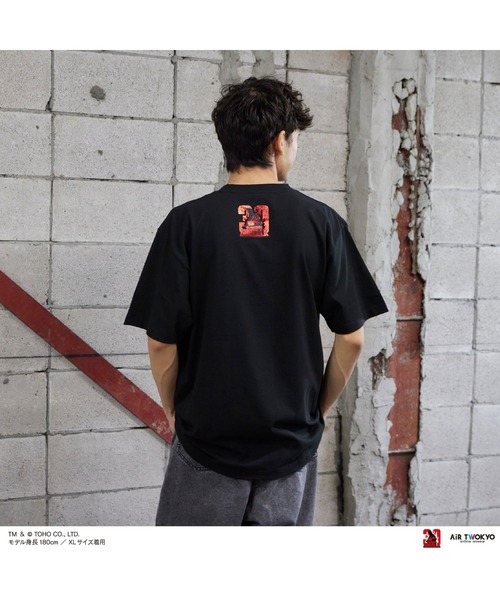 AIR TWOKYO(エアトゥーキョー)の「『ゴジラVSデストロイア』30周年 シーンイラストTシャツ 1(呉爾羅)(Tシャツ/カットソー・メンズ・ホワイト/ブラック・LARGE/X-LARGE/MEDIUM/SMALL/XX-LARGE)」の3枚目の写真