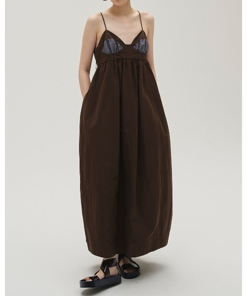 TODAYFUL(トゥデイフル)の「Bustier Balloon Dress 12610312(ワンピース・レディース・ブラウン/ベージュ・38/36)」の4枚目の写真