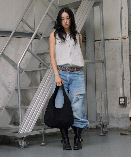 HAVEAWHALE（ハブアホエール）の「mini wool pebble bag (BK)（ショルダーバッグ・レディース・その他・FREE）」の5枚目の写真