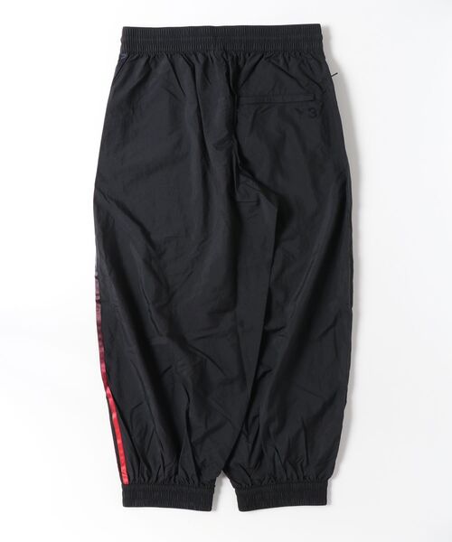 Y-3(ワイスリー)の「Y-3 GRADIENT 3 STRIPES NYLON TRACK PANTS(その他パンツ・メンズ・ブラック・X-LARGE/LARGE/MEDIUM/SMALL/X-SMALL)」の2枚目の写真