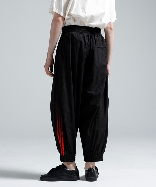 Y-3(ワイスリー)の「Y-3 GRADIENT 3 STRIPES NYLON TRACK PANTS(その他パンツ・メンズ・ブラック・X-LARGE/LARGE/MEDIUM/SMALL/X-SMALL)」の5枚目の写真