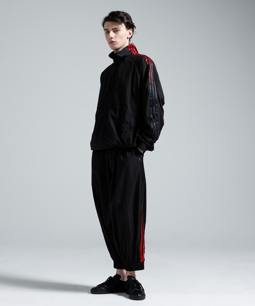 Y-3(ワイスリー)の「Y-3 GRADIENT 3 STRIPES NYLON TRACK PANTS(その他パンツ・メンズ・ブラック・X-LARGE/LARGE/MEDIUM/SMALL/X-SMALL)」の4枚目の写真