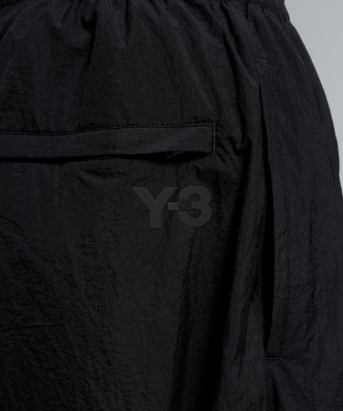 Y-3(ワイスリー)の「Y-3 GRADIENT 3 STRIPES NYLON TRACK PANTS(その他パンツ・メンズ・ブラック・X-LARGE/LARGE/MEDIUM/SMALL/X-SMALL)」の8枚目の写真