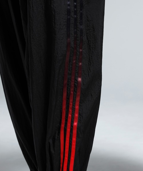 Y-3(ワイスリー)の「Y-3 GRADIENT 3 STRIPES NYLON TRACK PANTS(その他パンツ・メンズ・ブラック・X-LARGE/LARGE/MEDIUM/SMALL/X-SMALL)」の7枚目の写真