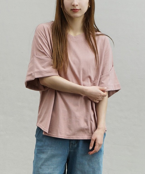 zootie(ズーティー)の「URBAN PLUS ロールアップスリーブ Tシャツ(Tシャツ/カットソー・レディース・グレイッシュブルー/ネイビー/ブラック/テラコッタ/ダークグリーン/ラベンダー/ブラウン系その他/アイボリー/ライトベージュ/スモークピンク/グレイッシュベージュ/オフホワイト/ライトブルー/チャコール・フリー)」の1枚目の写真