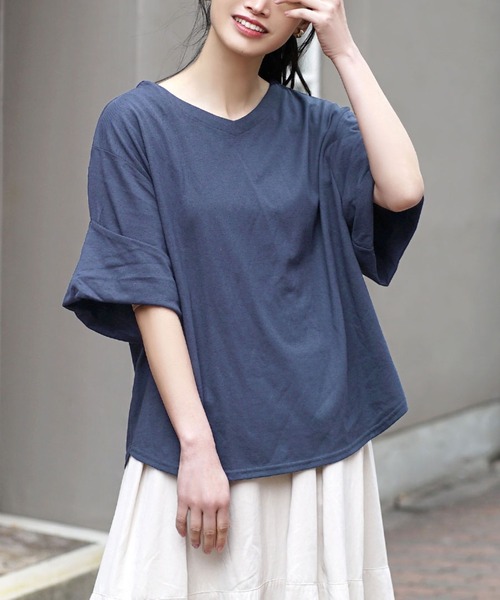 zootie(ズーティー)の「URBAN PLUS ロールアップスリーブ Tシャツ(Tシャツ/カットソー・レディース・グレイッシュブルー/ネイビー/ブラック/テラコッタ/ダークグリーン/ラベンダー/ブラウン系その他/アイボリー/ライトベージュ/スモークピンク/グレイッシュベージュ/オフホワイト/ライトブルー/チャコール・フリー)」の13枚目の写真