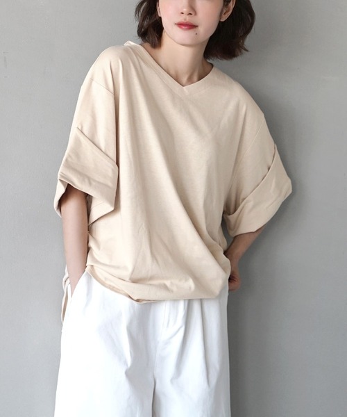 zootie(ズーティー)の「URBAN PLUS ロールアップスリーブ Tシャツ(Tシャツ/カットソー・レディース・グレイッシュブルー/ネイビー/ブラック/テラコッタ/ダークグリーン/ラベンダー/ブラウン系その他/アイボリー/ライトベージュ/スモークピンク/グレイッシュベージュ/オフホワイト/ライトブルー/チャコール・フリー)」の3枚目の写真