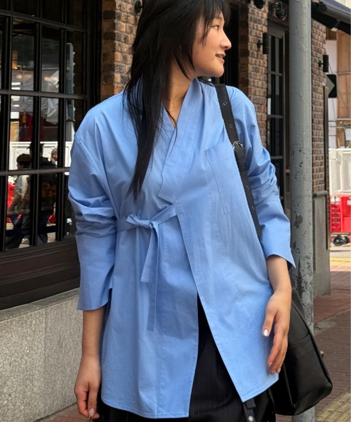 71TO96(チル ハナ トゥ グユク)の「Mu-Shirt (Blue)(シャツ/ブラウス・レディース・ブルー・MEDIUM/LARGE)」の4枚目の写真