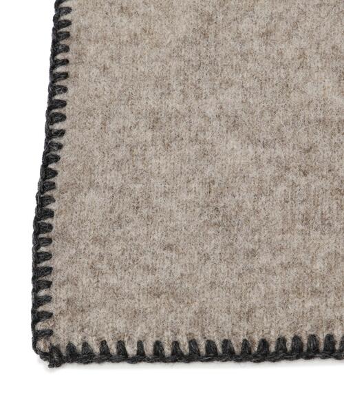 MARGARET HOWELL（マーガレットハウエル）の「MILLED WOOL BLANKET（ストール/ショール・レディース・ブルー/ナチュラル・FREE）」の6枚目の写真