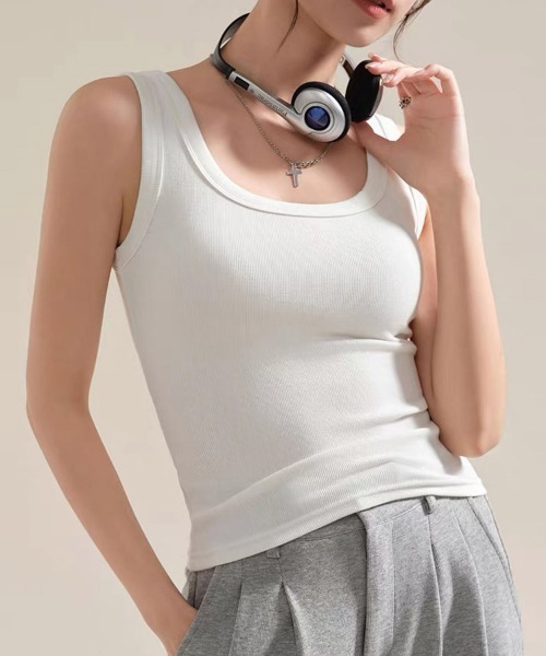 ONEP STAR(ワンピスター)の「リブシンプルタンクトップ(タンクトップ・レディース・ホワイト/グレー/グレイッシュベージュ/ブラック・FREE)」の2枚目の写真