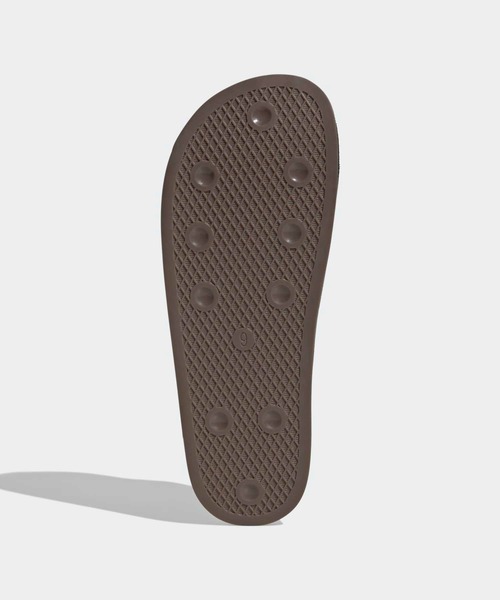 adidas(アディダス)の「アディミュール サンダル / Adimule Slides / アディダスオリジナルス adidas Originals(サンダル・メンズ・ブラック・28.5cm/27.5cm/26.5cm/25.5cm/24.5cm/23.5cm/22.5cm)」の3枚目の写真