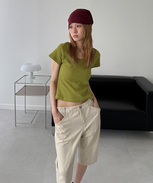4INT.(フォイント)の「配色 ドット セミクロップド 半袖 Tシャツ(Tシャツ/カットソー・レディース・カーキ/クリーム・FREE)」の8枚目の写真