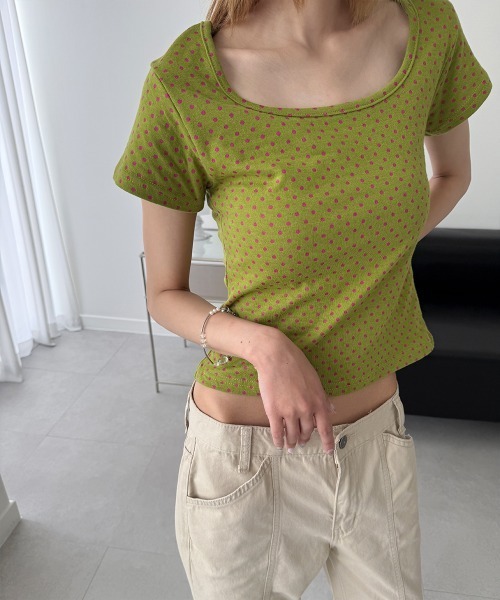 4INT.(フォイント)の「配色 ドット セミクロップド 半袖 Tシャツ(Tシャツ/カットソー・レディース・カーキ/クリーム・FREE)」の13枚目の写真