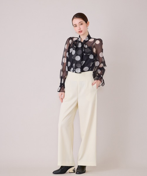 Audie a Muses(オーディアミューズ)の「ドットプリントボウタイ付きブラウス(シャツ/ブラウス・レディース・ブラック・42/38)」の11枚目の写真