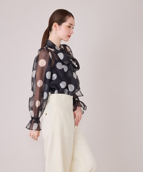Audie a Muses(オーディアミューズ)の「ドットプリントボウタイ付きブラウス(シャツ/ブラウス・レディース・ブラック・42/38)」の13枚目の写真