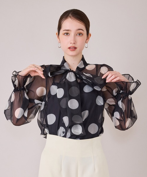 Audie a Muses(オーディアミューズ)の「ドットプリントボウタイ付きブラウス(シャツ/ブラウス・レディース・ブラック・42/38)」の15枚目の写真