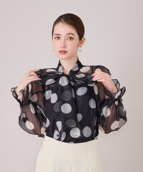 Audie a Muses(オーディアミューズ)の「ドットプリントボウタイ付きブラウス(シャツ/ブラウス・レディース・ブラック・42/38)」の16枚目の写真