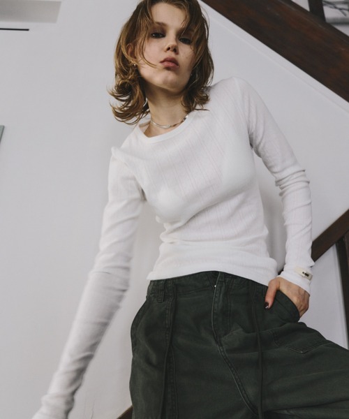 HANNE(アン)の「アイレットロングスリーブTEE(Tシャツ/カットソー・レディース・ブルー/ブラック/ホワイト/レッド・FREE)」の12枚目の写真