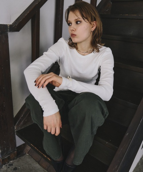 HANNE(アン)の「アイレットロングスリーブTEE(Tシャツ/カットソー・レディース・ブルー/ブラック/ホワイト/レッド・FREE)」の19枚目の写真