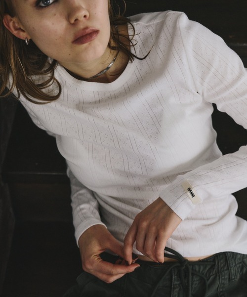 HANNE(アン)の「アイレットロングスリーブTEE(Tシャツ/カットソー・レディース・ブルー/ブラック/ホワイト/レッド・FREE)」の20枚目の写真