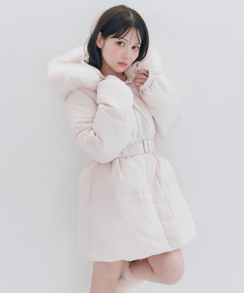 OLIVE des OLIVE(オリーブデオリーブ)の「Snow fur ミドルエコダウン(ダウンジャケット/コート・レディース・ブラック/ピンク/サックスブルー/アイボリー・FREE)」の4枚目の写真